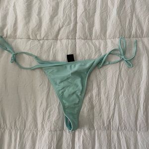boutine light blue beachy bottom